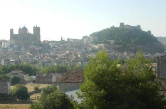 Alcañiz Apartamentos Mequedo מראה חיצוני תמונה